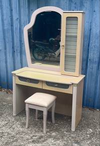 Dressing Table / Meja Solek
