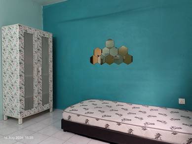 Room in Damansara Perdana, SGR