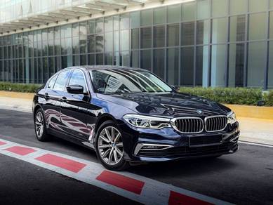 BMW 520i 20i LUXURY in Johor Bahru, JHR