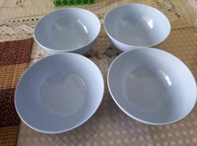 Plastic bowls for soup