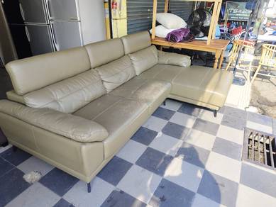 Lsheap sofa 10/9
