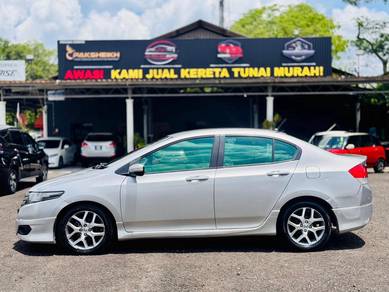 Honda City E in Senai, JHR
