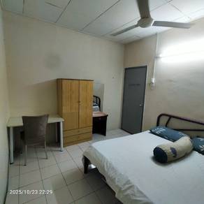 Room in Klang, SGR