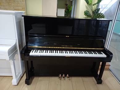 Fukuyama& son exam piano