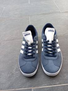 Adidas court