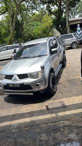 Mitsubishi Triton in Damansara Damai, SGR