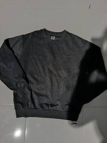 grey boxy sweatshirt 