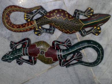 Hiasan kayu wooden wall decor gecko 2