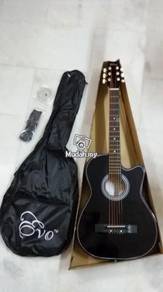 New Acoustic Guitar with bag,strings,2 picks,strap