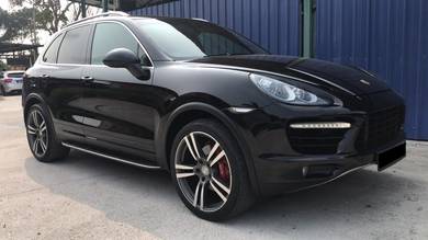 Porsche Cayenne S S HYBRID in Kajang, SGR
