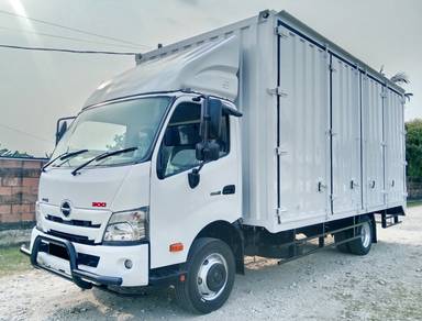 HINO XZC730 BOX 18FT CORRUGATED 75000KG LORRY Vlf