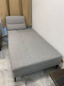 The missing piece for your minimalist corner