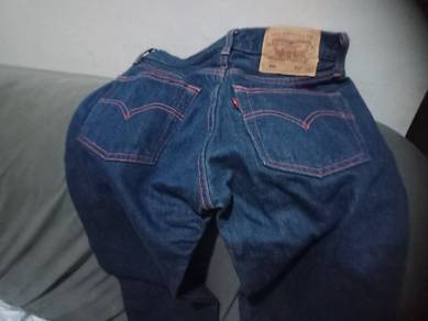 Levi's lot 501 dark blue 27x32
baru