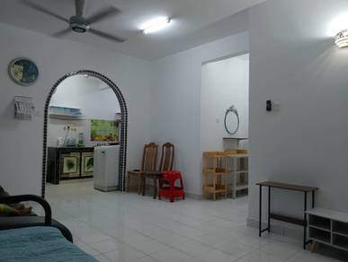 Apartment For Sale in Sri Putra Apartment @ Sungai Buloh