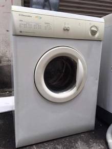 Machine auto matic Electrolux front load Dryer