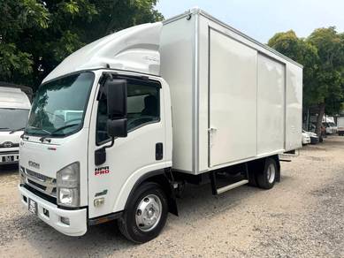 ISUZU NPR81UKH Box 17kaki local 2021year 7500kg