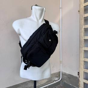UNIQLO Black Nylon Shoulder Bag