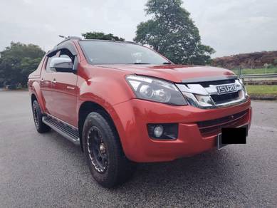 Isuzu D-Max V-CROSS 4x4 in Sungai Besi, KUL