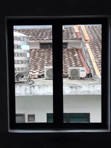 Tingkap Swing-Penjabat  (Aluminium Kace)