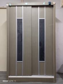 Almari baju sliding door