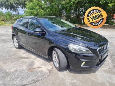 Volvo V40 T5 in Kajang, SGR