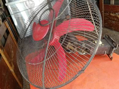 Steel Blade Wall Fan TB492