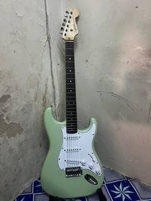 squier strat