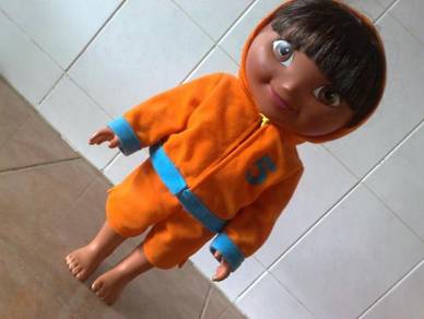 Patung dora mattel doll