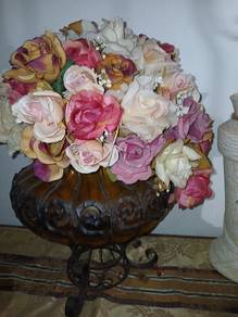 Classic Glass Vase with Lovely Lace flower arrange