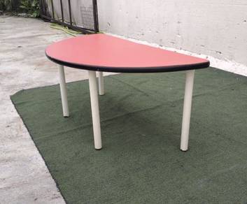 YC06J Meja Budak 4 Feet Half Moon Shape Kids Table