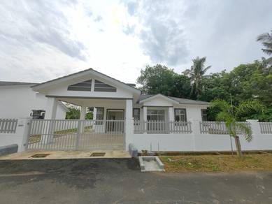 Bungalow House For Sale in Bukit Rambai,MLK