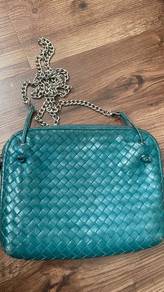 Sling bag