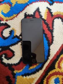 iPhone SE 3 64 GB warna hitam