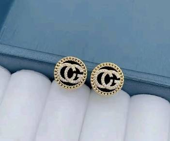 Palace Style Earrings, Simple and Elegant,