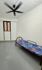 Room in Alma, PNG