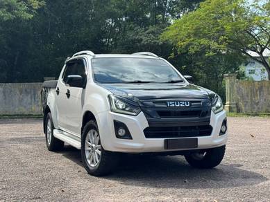 Isuzu D-Max PREMIUM in Permas Jaya, JHR