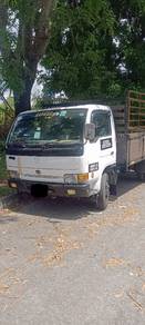 Nissan UD lori 3 ton
