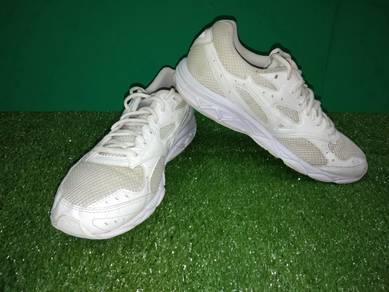 ITEM BUNDLE_Kasut Sukan Sport White Color size 41