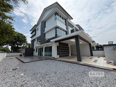 Semi-Detached House For Sale in Ambang Botanic,SGR