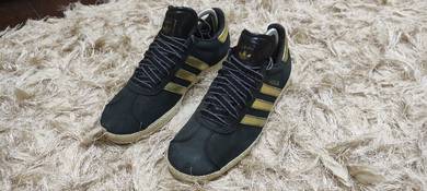 Kasut Adidas Gazelle Gold sneakers