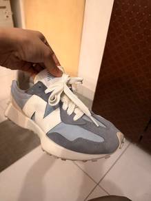 New Balance 327 Sneakers