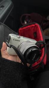 Canon EOS M10