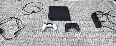 Ps4 1Tb + 3 CD games