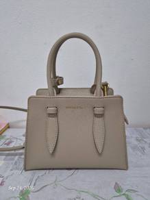 Charles & Keith Bag 100% Good Condition