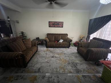 Self pick up used sofa