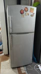 Peti Sejuk Refrigerator Toshiba