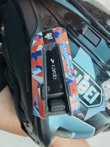 cardo packtalk edge (JBL speakers) 