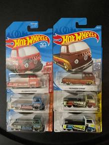 Hot Wheels Volkswagen T2 Pickup Set