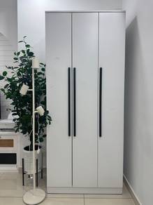 Almari 3 Pintu Solod Wood