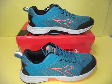 ITEM BARU_Kasut Sukan Sport Shoes DIADORA size 10u